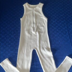 White Ribbed Sleeveless Jumpsuit brand new without tags !!one size !!!